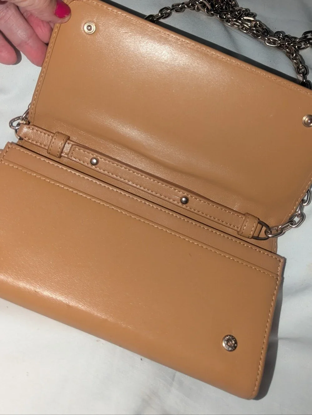 Valentino sleek fold